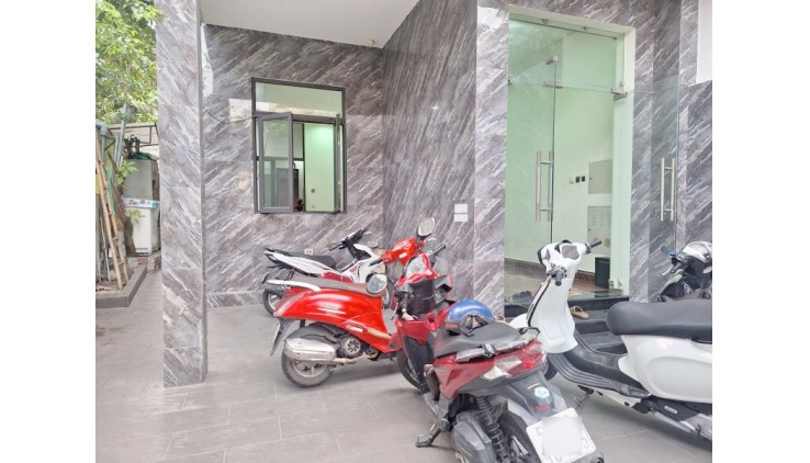 Bán Nhà Mặt Tiền 3 Tầng 138m2_6*20 chỉ 9 tỷ 99 Kdc Vip Hồng Long Hiệp Bình Phước Thủ Đức